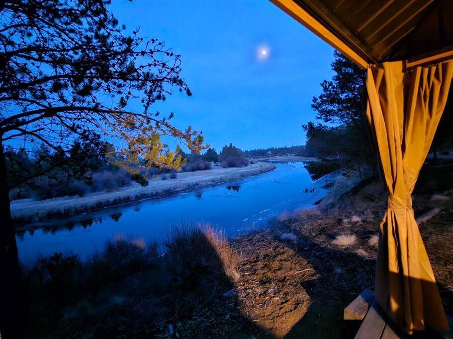 Beautiful Riverfront Near Mt Bachelor With Hot Tub بيند المظهر الخارجي الصورة