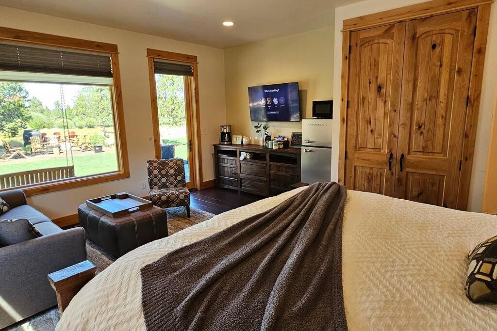 Beautiful Riverfront Near Mt Bachelor With Hot Tub بيند المظهر الخارجي الصورة